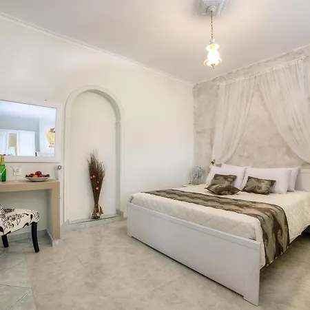Aparthotel Pantheon 4*